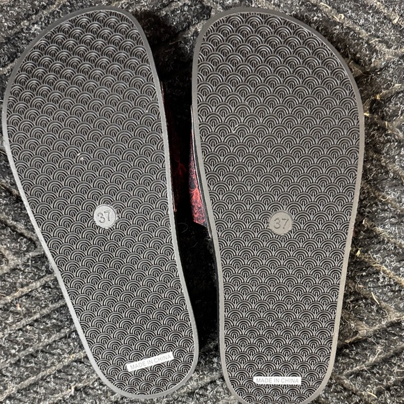 Gucci Kids Black Mickey Mouse Slide Sandals - Picture 2 of 2